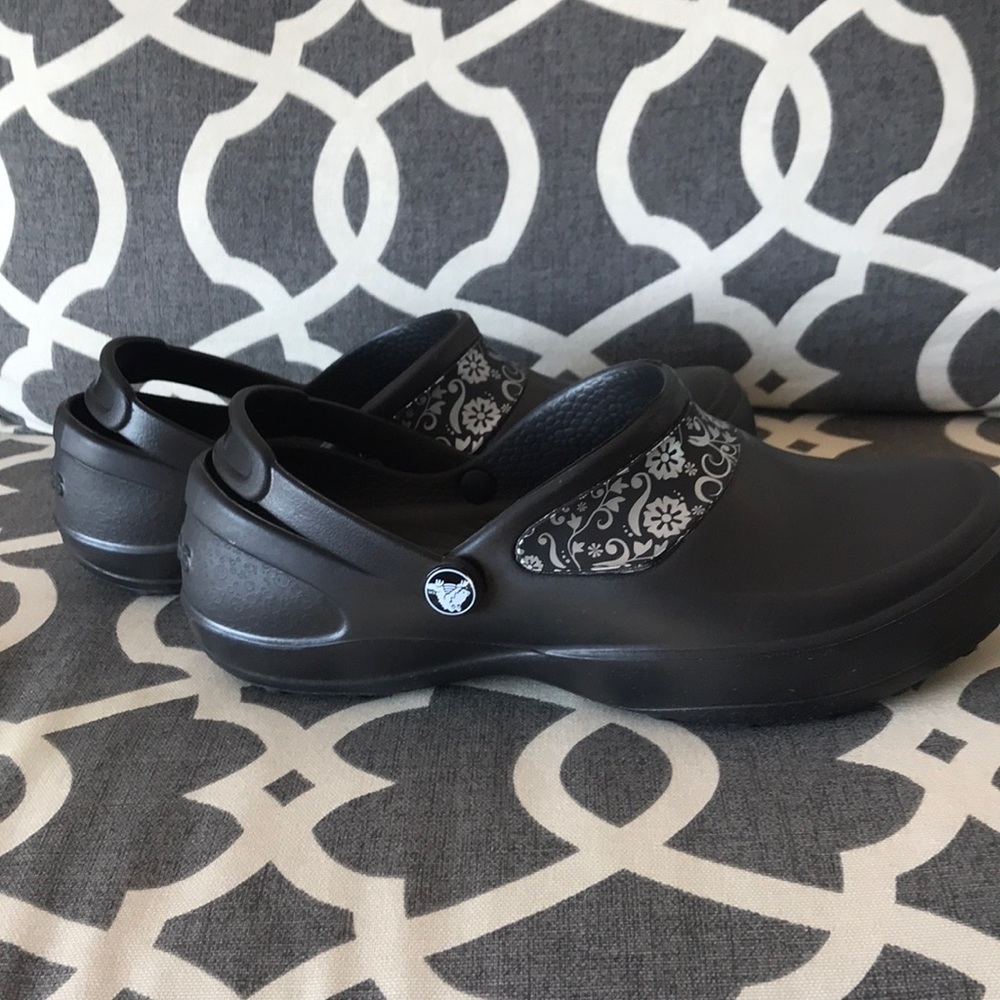 CROCS shoes